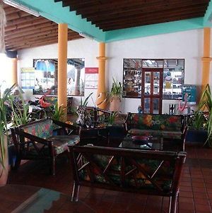 Hôtel Tropical Refuge à Playa El Agua Exterior photo