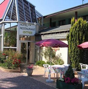 Hotel Restaurant Les Deux Sapins Cailly-sur-Eure Exterior photo