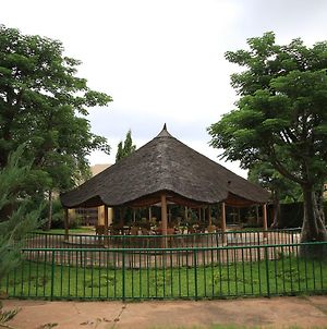 Hôtel Le Baobab à Bamako Exterior photo