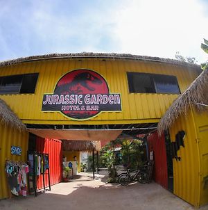 Hôtel Jurassic Garden à Sihanoukville Exterior photo