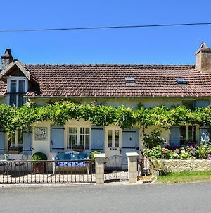 Villa Cosy Town House On The Edge Of A Bastide With Swimming Pool And Stunning Views à Villefranche-du-Périgord Exterior photo