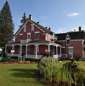 Bed and Breakfast Gil Ann à Saint-André-Avellin Exterior photo