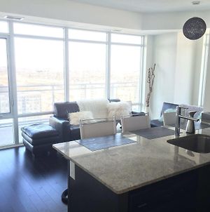 Square One Fully Furnished Suite Mississauga Exterior photo