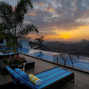 Hôtel The Panoramic Getaway à Munnar Exterior photo