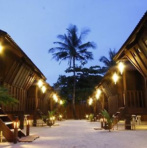 Hôtel Boracay Pito Huts à Boracay Island Exterior photo