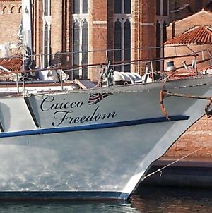 Hôtel Venezia Boat & Breakfast Caicco Freedom Exterior photo