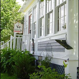 The Colonel'S In Bed And Breakfast Frédéricton Exterior photo