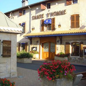 Logis Hôtel Tante Yvonne&son restaurant semi-gastronomique - Lyon Nord Exterior photo