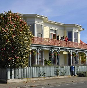 Tamara Riverside Lodge Hostel Backpacker Whanganui Exterior photo