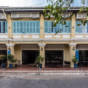 Hôtel The Columns à Kampot Exterior photo