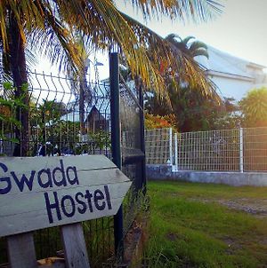 E. Gwada Hostel - Auberge De Jeunesse Le Gosier (Grande-Terre) Exterior photo