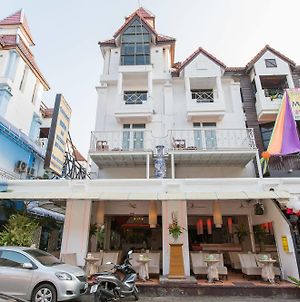 Connect Guesthouse Patong Exterior photo