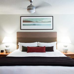 West Coast Suites at UBC Vancouver Exterior photo