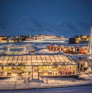 Hôtel Mary-Ann'S Polarrigg à Longyearbyen Exterior photo