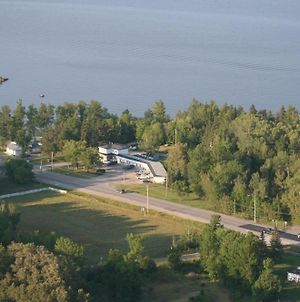 Edgewater Motel And Campground Temiskaming Shores Exterior photo