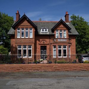 Muirholm Bed And Breakfast Paisley Exterior photo