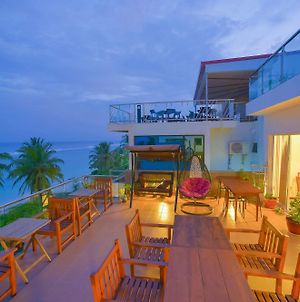 Hôtel Hathaa Beach Maldives à Hulhumalé Exterior photo