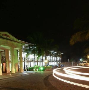 Best Western Plus Accra Beach Hotel Exterior photo