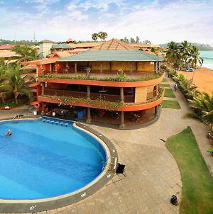 Uday Samudra Leisure Beach Hotel & Spa Kovalam Exterior photo