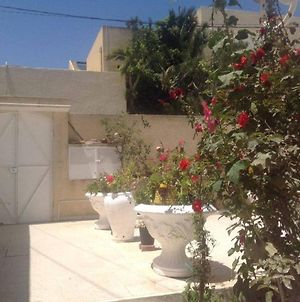 Appartement Studio en plein zone touristique avec wifi, IPTV et Clim à Sousse Exterior photo