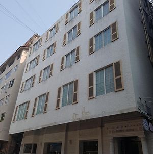 The Gordon House Hotel, Colaba Bombay Exterior photo
