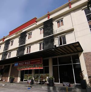 Oyo 110 Asiatel Hotel Manille Exterior photo