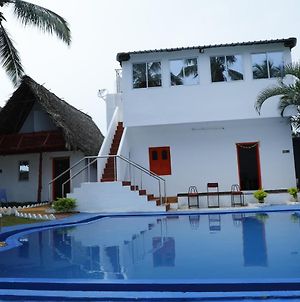 Sri Sai Holiday Inn Pondichéry Exterior photo