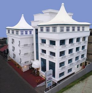 Hôtel Park Residency à Kochi Exterior photo