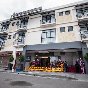Amamas Boutique Hotel Kuching Exterior photo