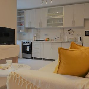 Spacious 2-Bedroom Apartment With Luxury Feel Novi Sad Exterior photo
