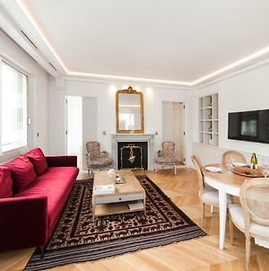 Luxury Montaigne apartment Paris Exterior photo