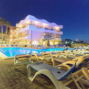 Hotel Rivadoro-Spiaggia Ombrellone E Lettini Inclusi-Piscina-Parcheggio Martinsicuro Exterior photo