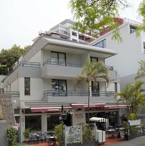 Apartamentos Turisticos Vitoria By Petit Hotels Funchal  Exterior photo