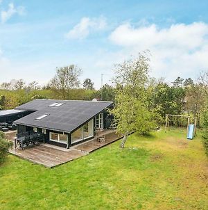 Stunning Holiday Home In Bl Vand With Whirlpool Blåvand Exterior photo