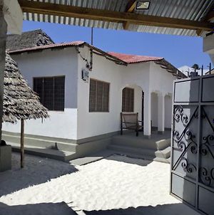 Hakuna Matata Guest House Paje Exterior photo