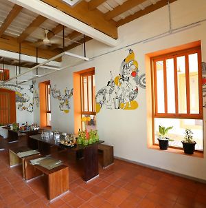Hôtel Sukhayus Wellness Ayurveda Retreat à Kochi Exterior photo