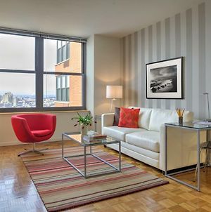 Appartement Furnished Quarters At Grove Pointe à Jersey City Exterior photo