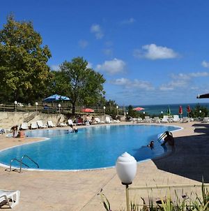 Ahilea Hotel - Free Pool Access Balchik Exterior photo