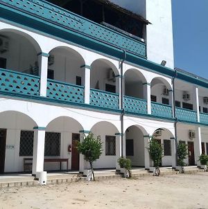 Cefa Hostel Dar es Salaam Exterior photo