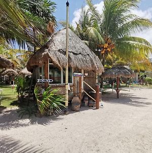 Las Cabanas Del Doctor Mahahual Exterior photo