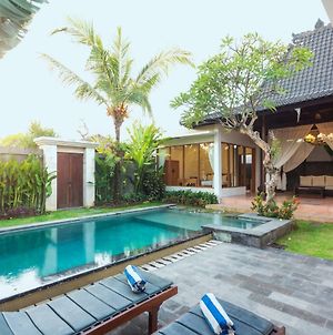 Anyar Sari Villa Bali Exterior photo