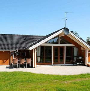 Luxurious Holiday Home With Indoor Whirlpool In Ulfborg Sønder Nissum Exterior photo