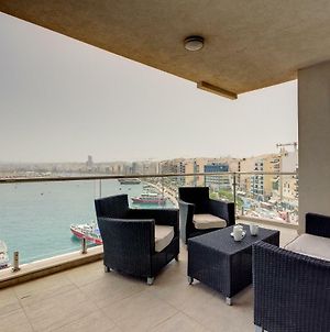 Contemporary, Luxury Apartment With Valletta And Harbour Views Sliema Exterior photo