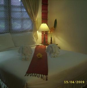 Naiharn Garden Resort Vil Room photo