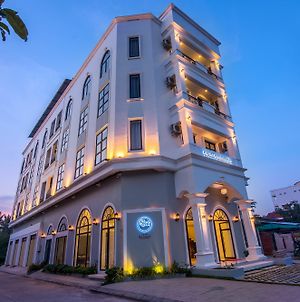 Sky Palace Boutique Hotel Battambang Exterior photo