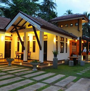 Sayo Villa Negombo Exterior photo