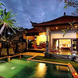 Bali Aroma Exclusive Villas Seminyak Exterior photo