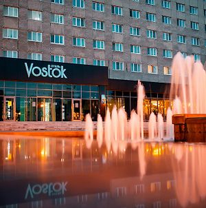 Vostok Hotel Tioumen Exterior photo