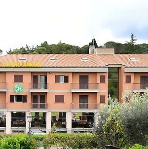 Hotel Divino Amore - Casa Del Pellegrino Rome Exterior photo