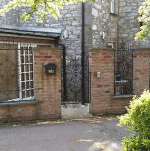 Historic Hideaway In Cork City Centre Exterior photo